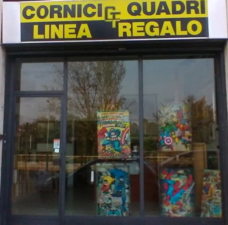 Vetrina del negozio GF Cornici Quadri a Milano